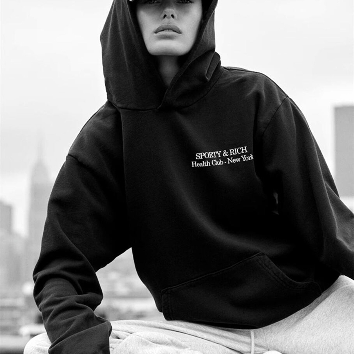 Health Club New York Letters P - đánh giá và giá Street Style New York Fashion