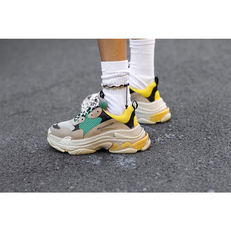 The Incomplete Highsnobiety Gu - đánh giá và giá Street Fashion Culture